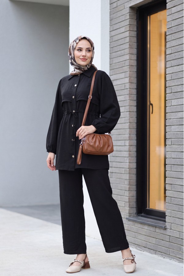 Strawberry Set with Tunnel Lace-up and Elasticated Sleeves -Black