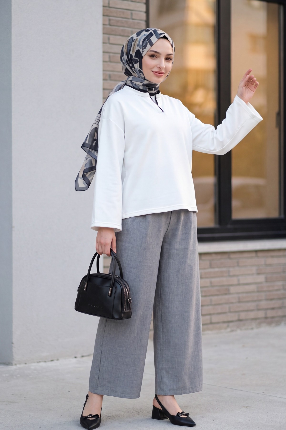 Wide-leg pleated linen-look trousers with elasticated waist. - Light grey detay görseli