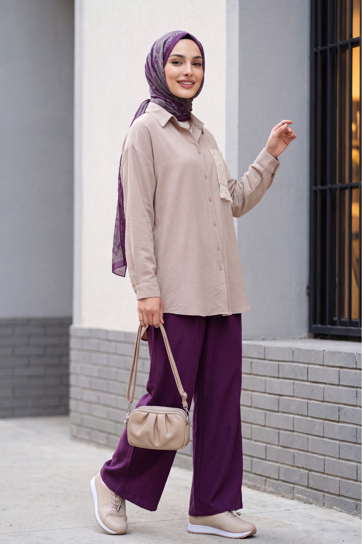 Wide-leg pleated linen-look trousers with elasticated waist. -Damson