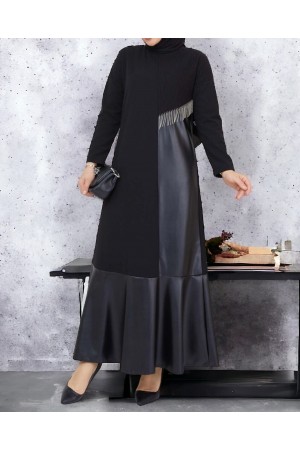 Deri Detaylı Metal Zincirli Elbise -Siyah