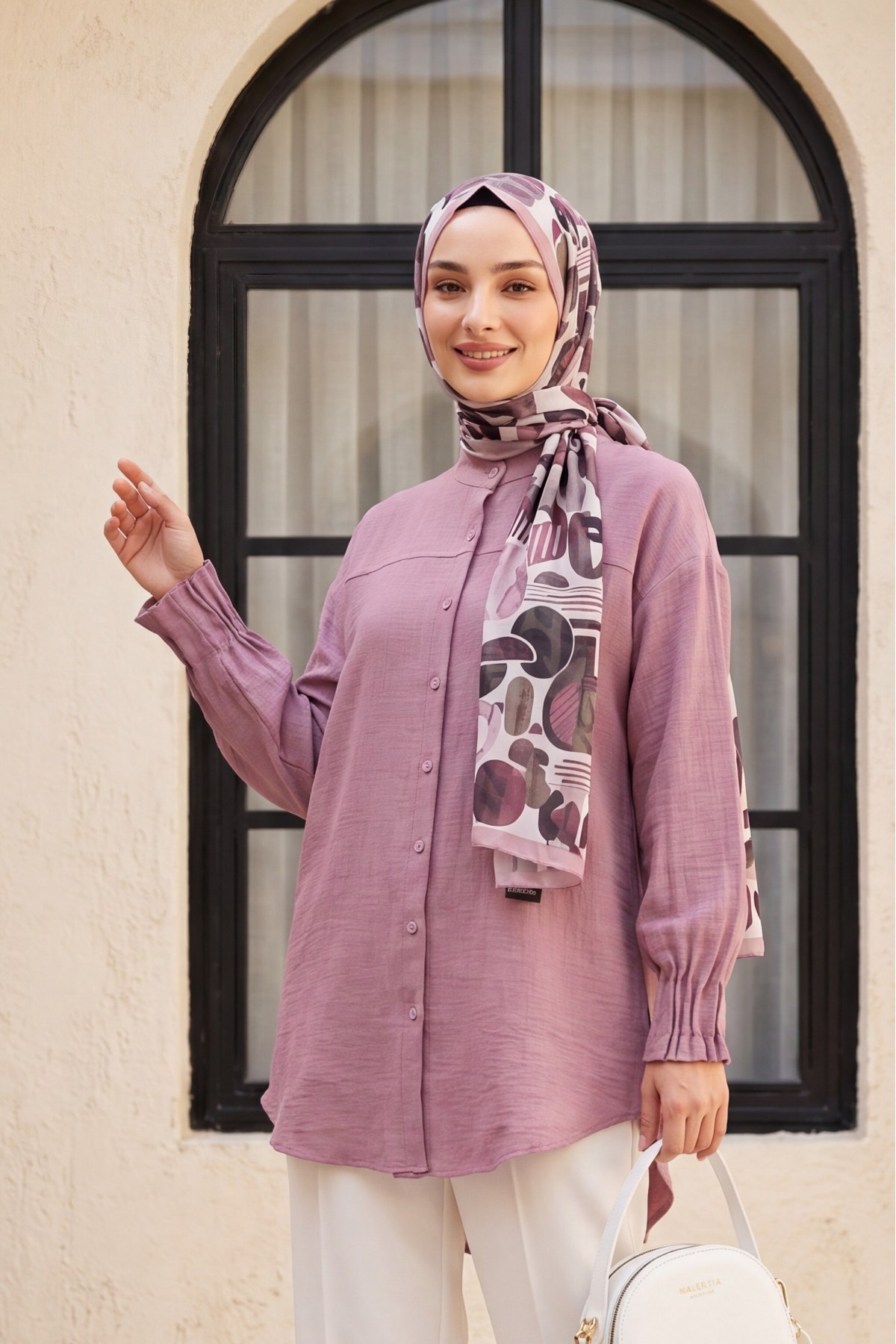 Sleeve Cuff Draped Oval Cut Shirt    -Powder