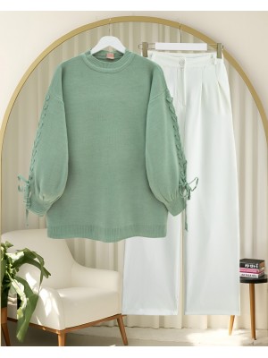 Yuvarlak Yaka Kolu Örgü Detaylı Triko Kazak -Su Yeşili