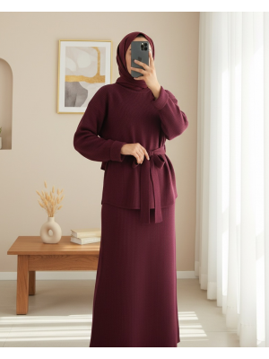 Kolu Katlamalı Beli Kemerli Yırtmaçlı Triko Takım  -Bordo