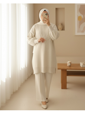 Şerit Ve Ponpon Detaylı Yuvarlak Yaka Yumoş Triko Tunik -Ekru