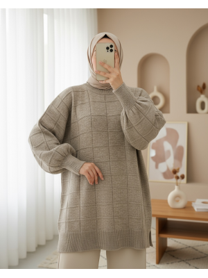 Kare Desenli Yırtmaçlı Yumoş Triko Tunik -Toprak