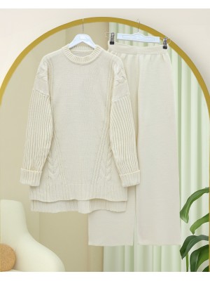 Örgü Desenli Arkası Uzun Triko Takım -Ekru