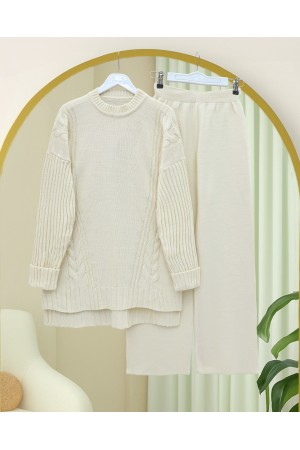 Örgü Desenli Arkası Uzun Triko Takım -Ekru