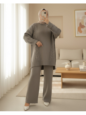 Örgü Desenli Arkası Uzun Triko Takım -Toprak