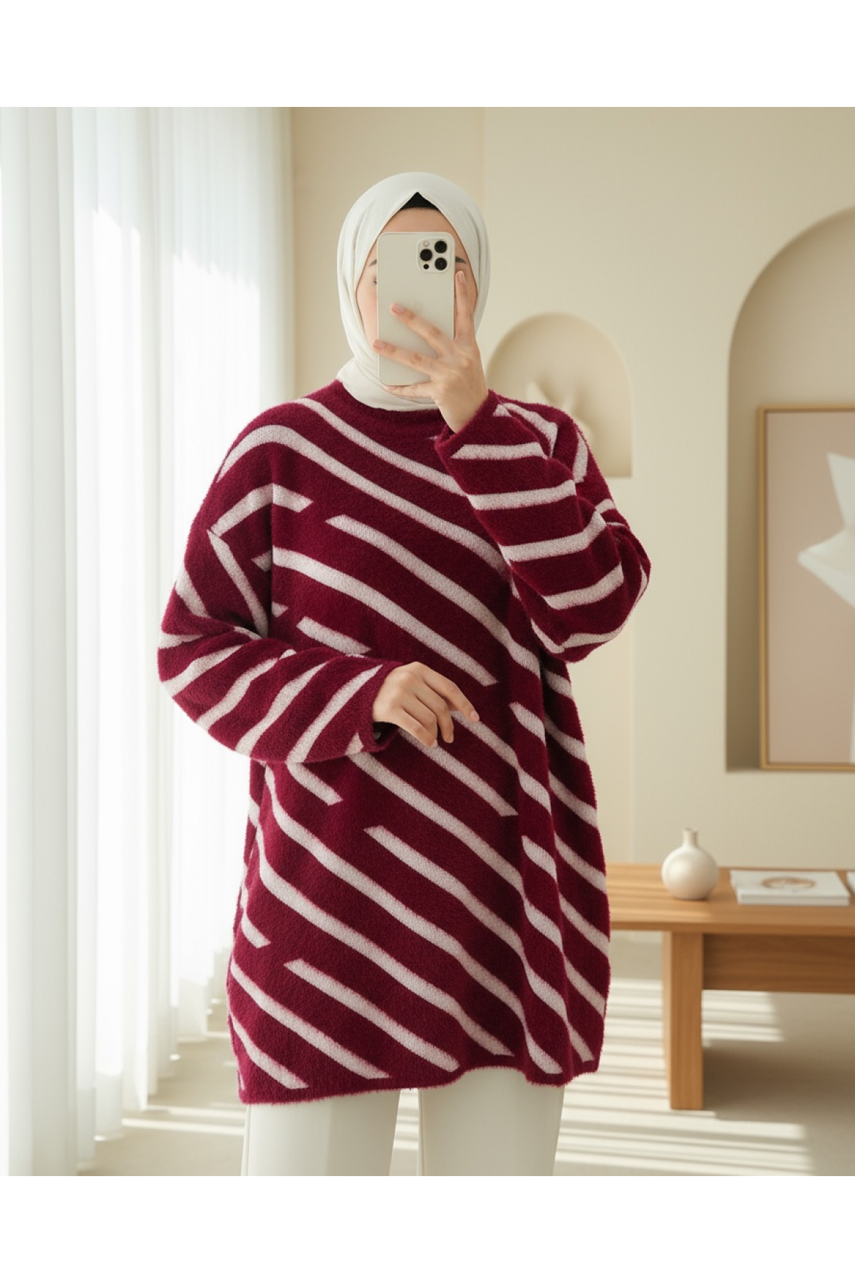 Side Striped Bearded Casual Knit Sweater -Maroon