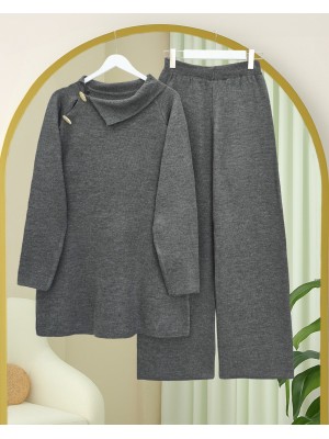 Yakası Çapraz Düğmeli Yarım Boğazlı Triko Takım -Füme