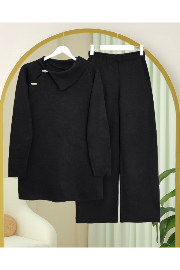 Half-Turtleneck Knitwear Suit with Cross-Button Collar -Black