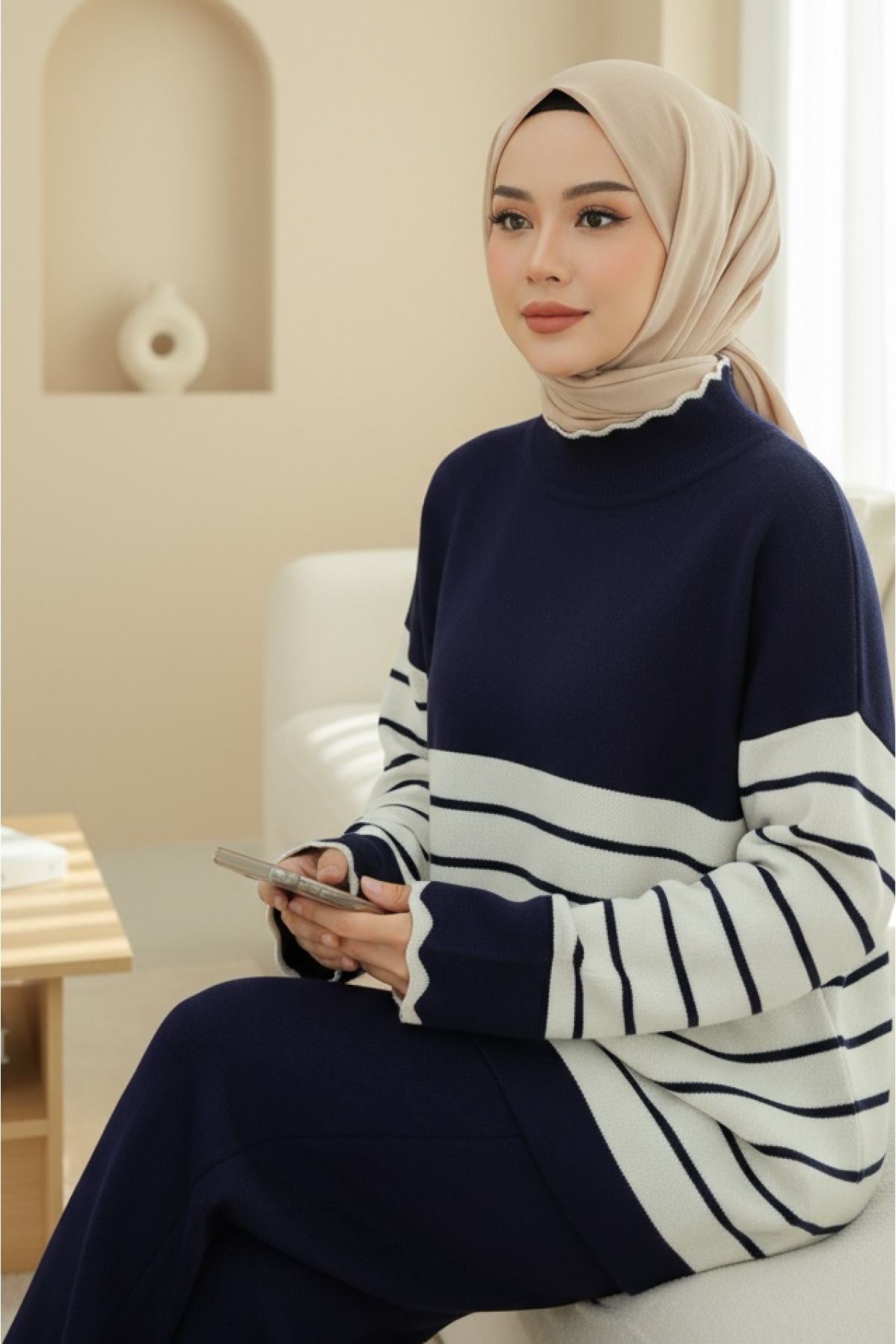 Half-Turtleneck Striped Knitwear Suit -Navy blue