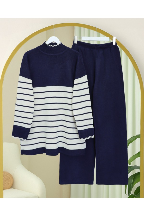 Half-Turtleneck Striped Knitwear Suit -Navy blue