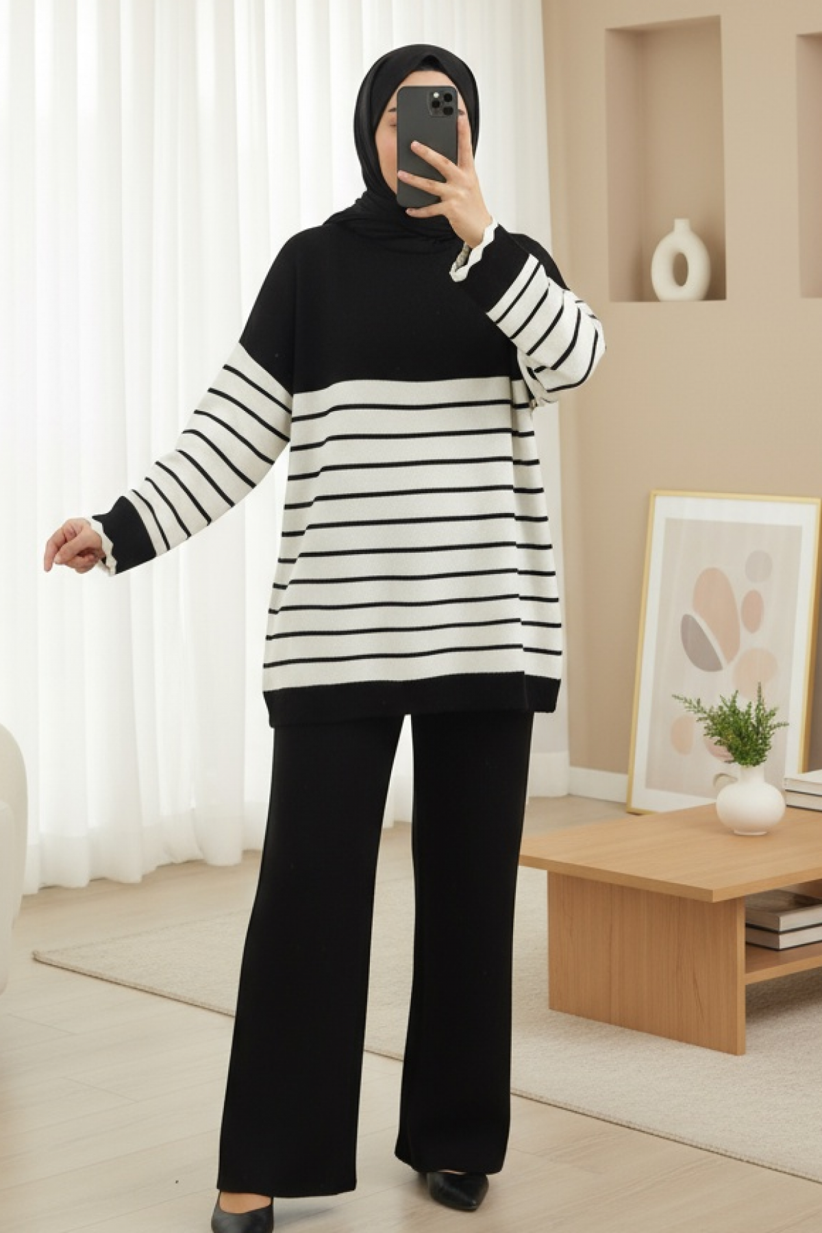 Half-Turtleneck Striped Knitwear Suit -Black