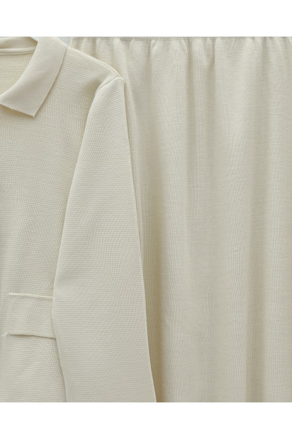 Button-Front Skirted Collar Knitwear Suit -Ecru