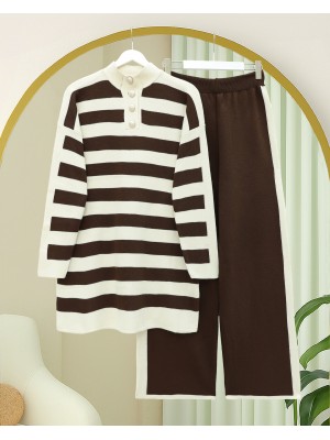 Yarım Boğazlı Yakası Düğmeli Kalın Çizgili Triko Takım -Kahve