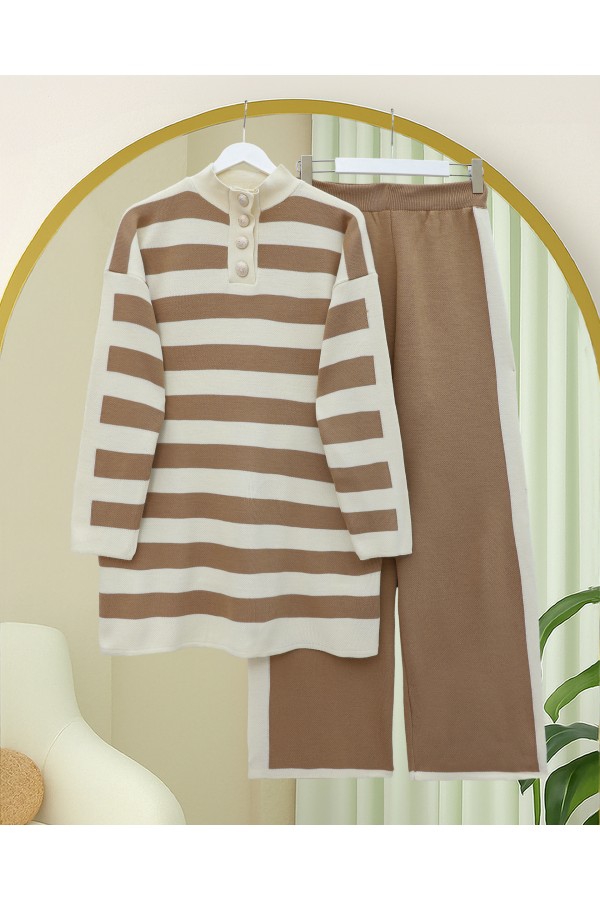 Half-Turtleneck Buttoned Collar Thick Striped Knitwear Suit -Mink color