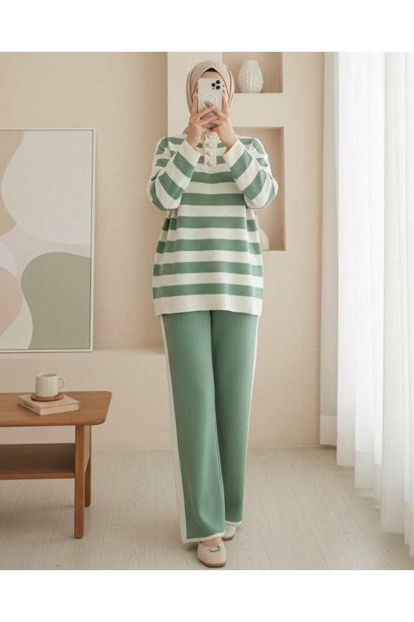 Half-Turtleneck Buttoned Collar Thick Striped Knitwear Suit -Green