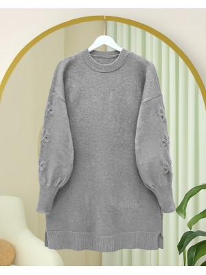 Kolu Çiçek Detaylı Yuvarlak Yaka Yumoş Triko Kazak  -Gri