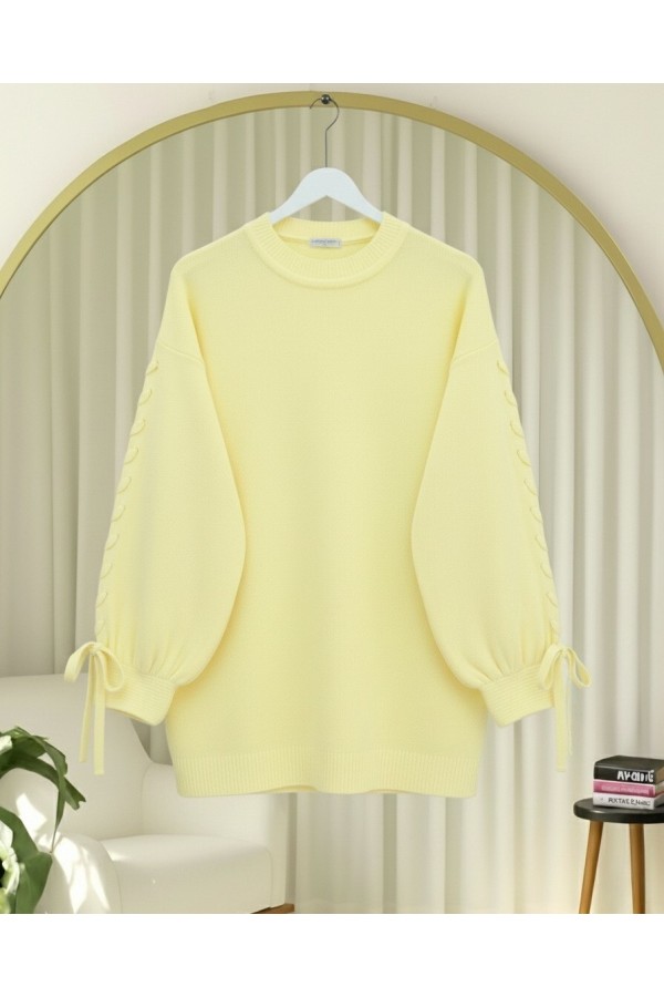 Round  Neck Knitted Detailed Sweater    -Light yellow
