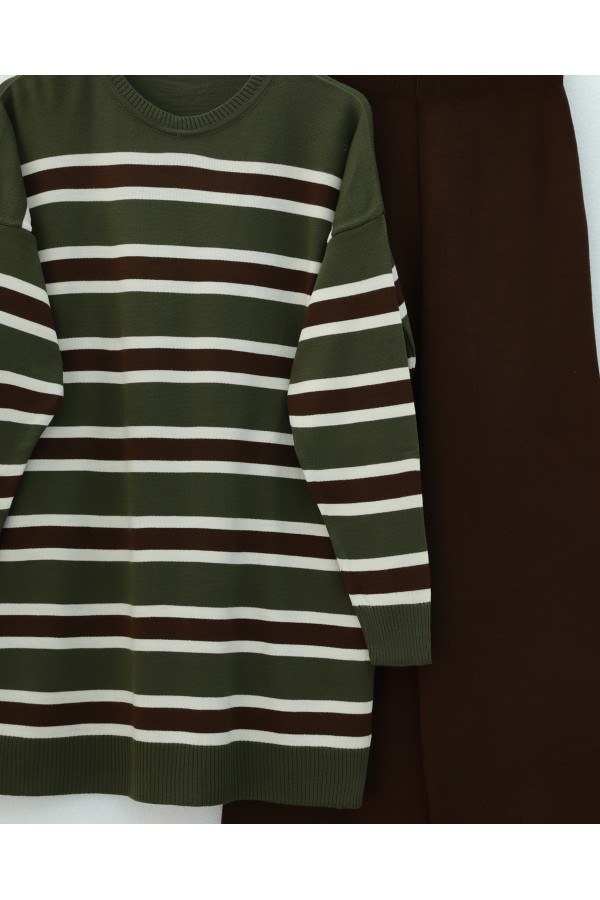 Round Neck Colorful Striped Casual Knitwear Suit -Khaki