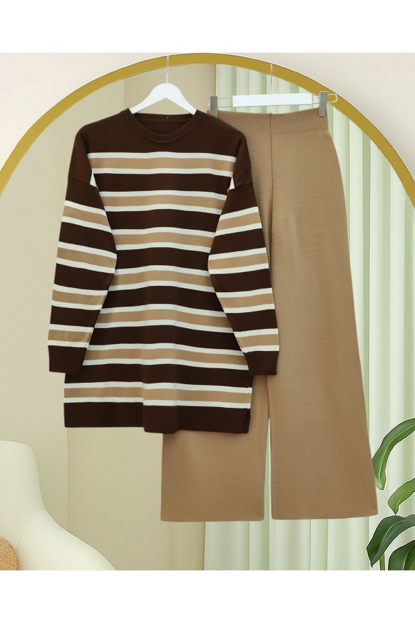 Round Neck Colorful Striped Casual Knitwear Suit -Mink color