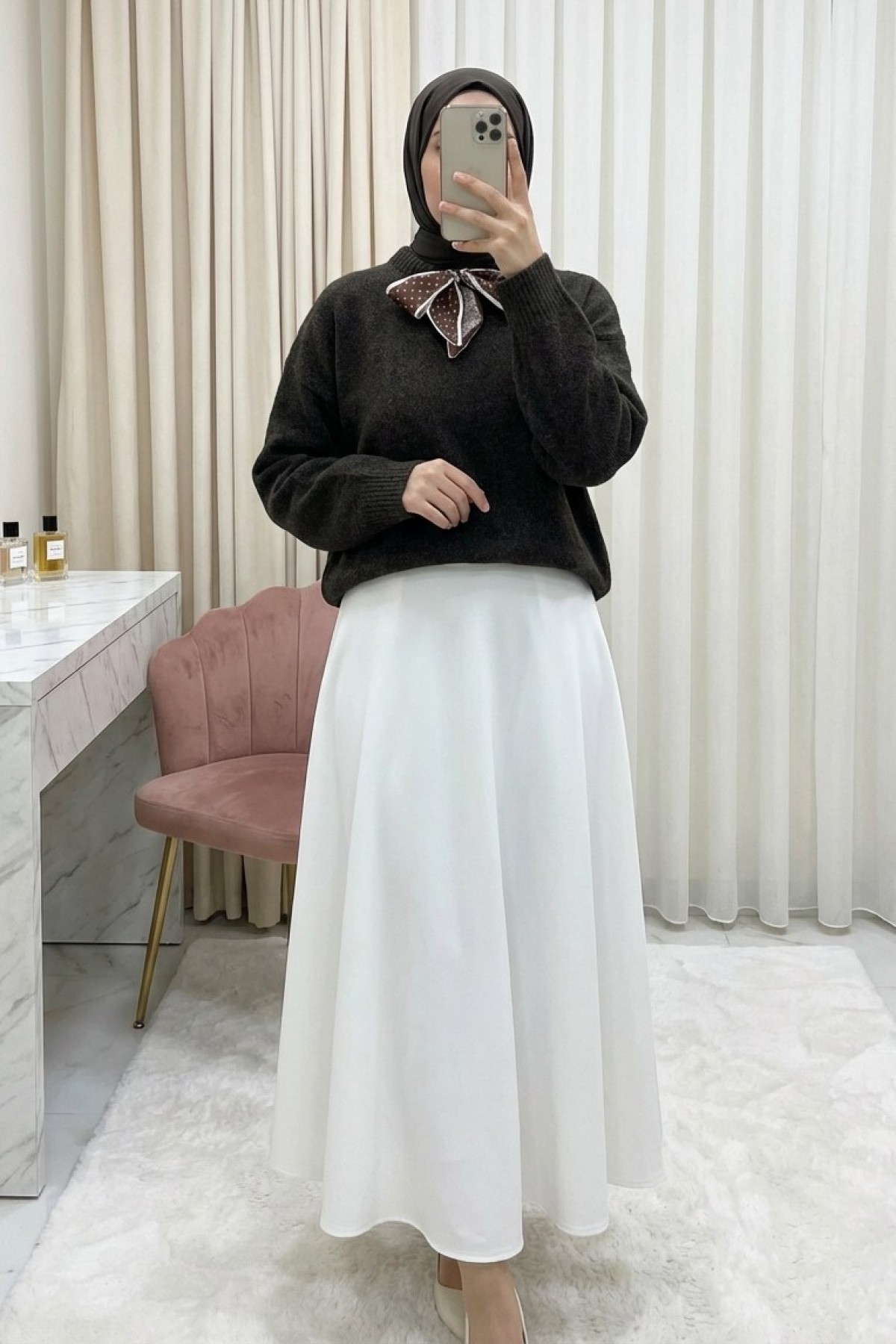 Yakası Fular Detaylı Yumoş Triko Kazak -K. Kahve