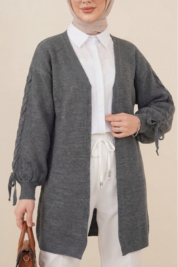 Loose-fitting knitted cardigan with braided sleeves -Smoked 