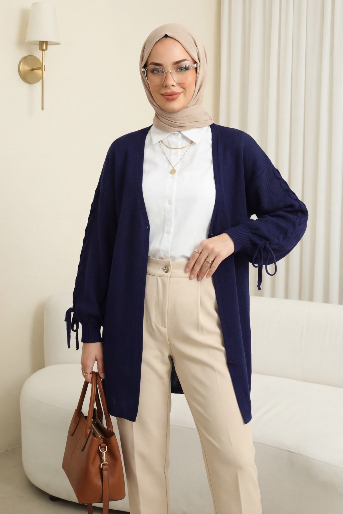 Loose-fitting knitted cardigan with braided sleeves -Navy blue