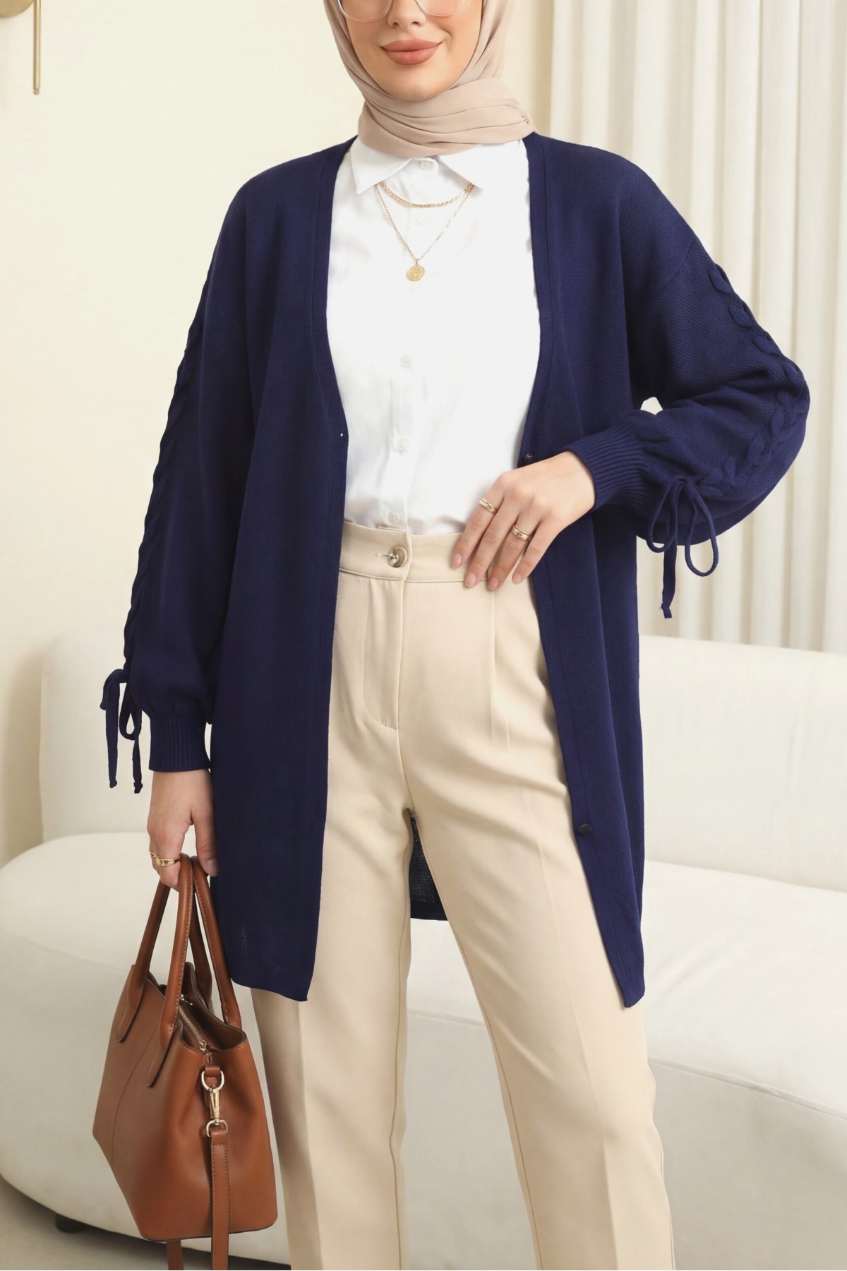 Loose-fitting knitted cardigan with braided sleeves -Navy blue
