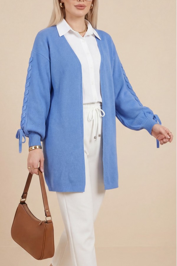 Loose-fitting knitted cardigan with braided sleeves -Blue