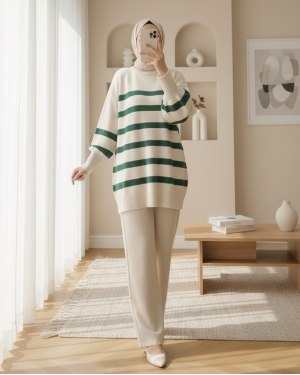 Yuvarlak Yaka Yırtmaçlı Triko Tunik -Zümrüt