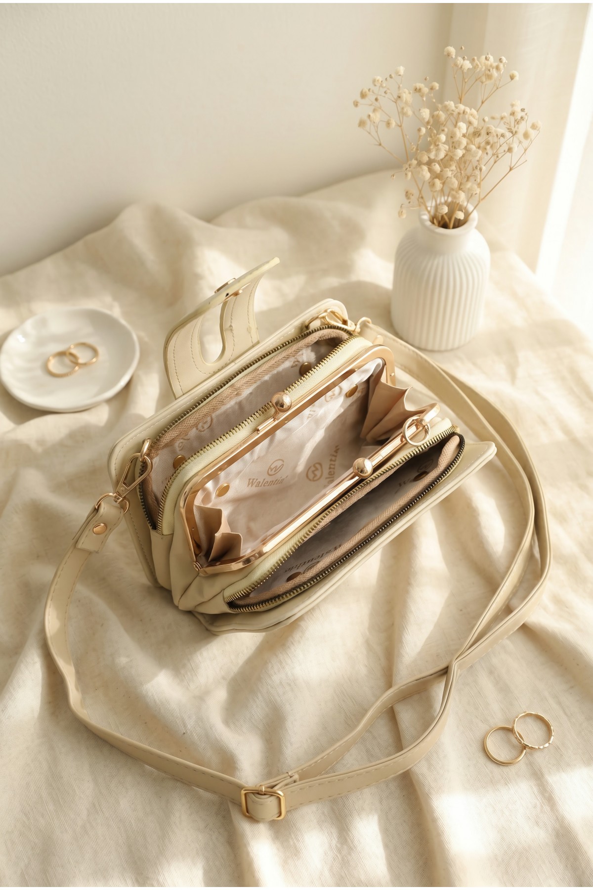 Gold Detailed Multifunctional Hand and Shoulder Bag -Mink color