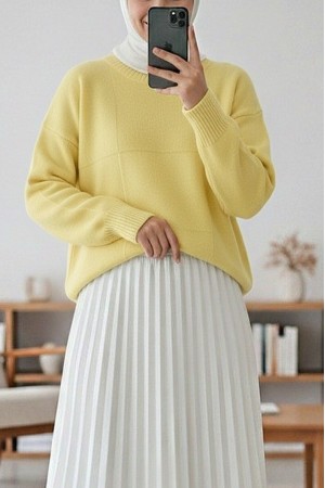 Square Patterned Round Neck Soft Sweater -Light yellow