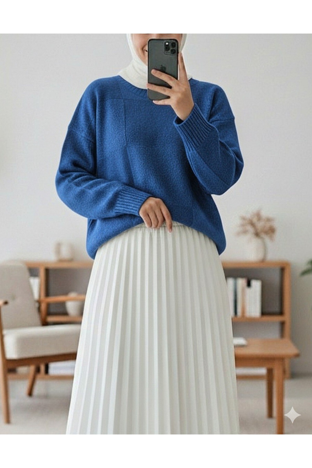 Square Patterned Round Neck Soft Sweater -Saxe 