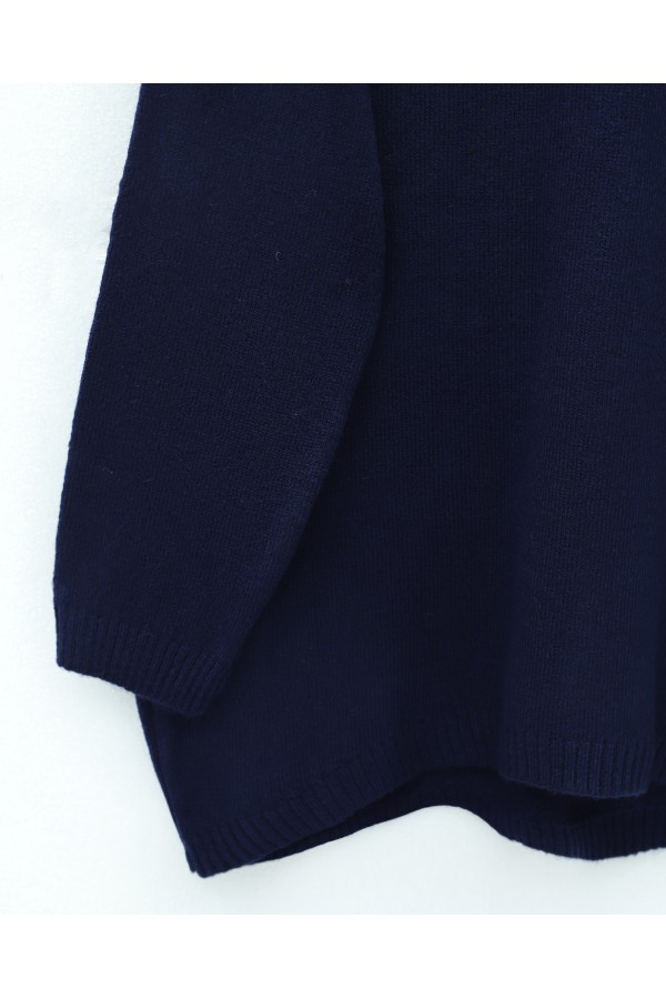 Round  Neck Loose Knit Sweater -Navy blue