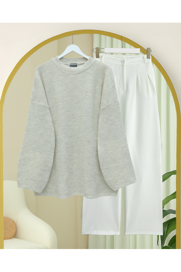 Round Neck Loose Knit Sweater -Cream color
