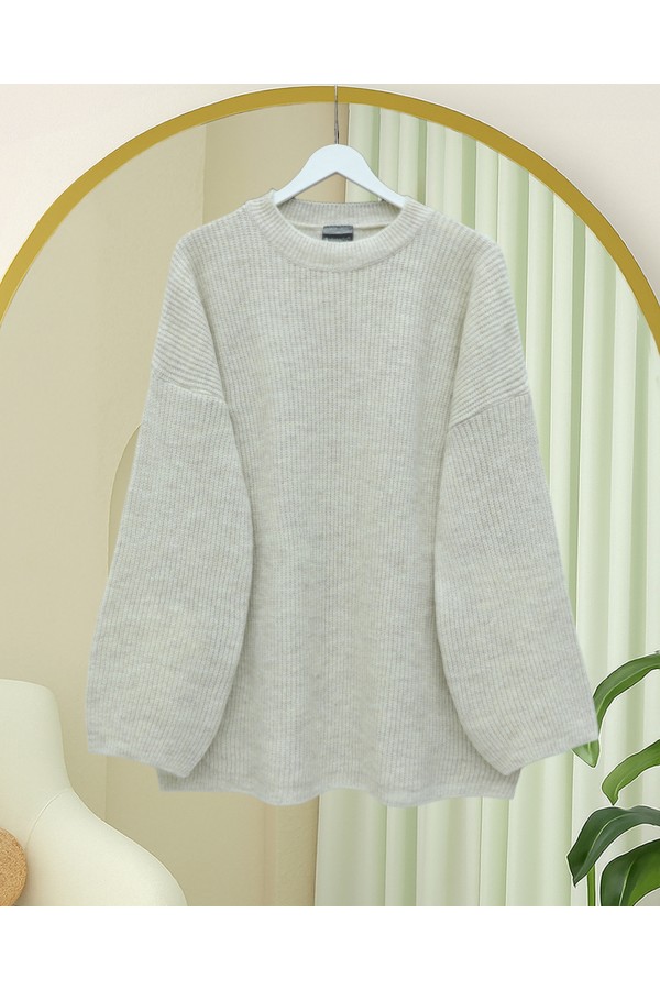 Round Neck Loose Knit Sweater -Cream color