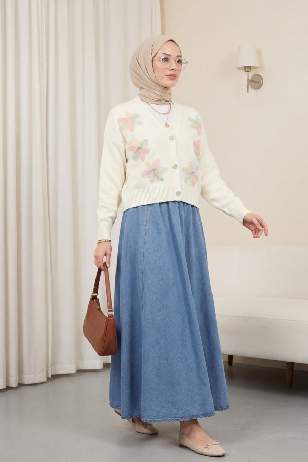 Buttoned knitted cardigan with sequin and floral details on the front. -Ecru