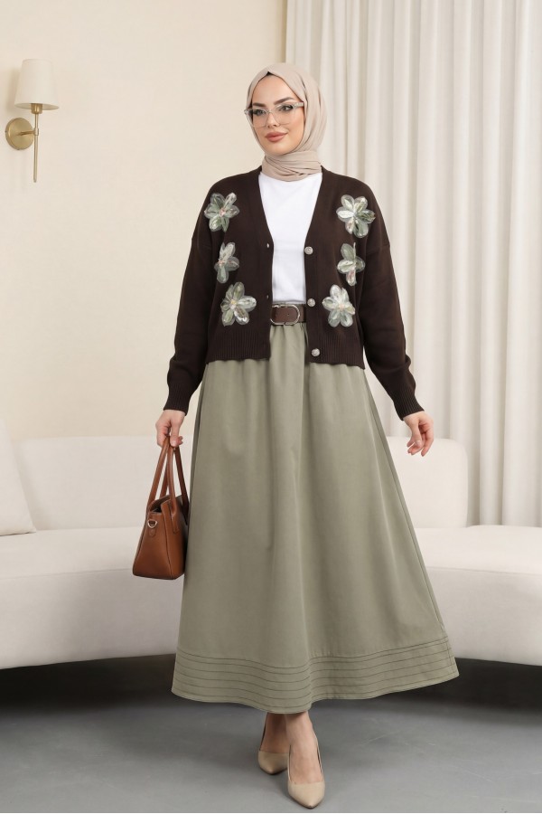 Buttoned knitted cardigan with sequin and floral details on the front. -Brown