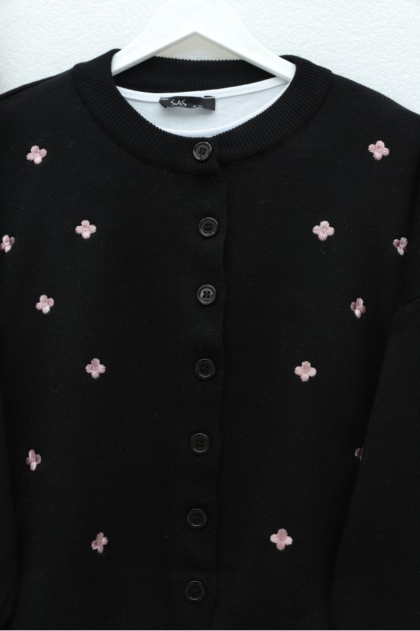 Oversize Knitted Cardigan with Scattered Floral Embroidery and Button Closure -Black