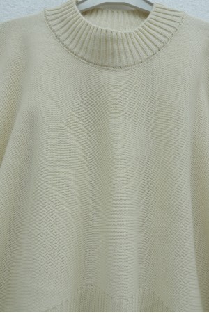 Yarım Boğazlı Yarasa Kol Etek Üstü Triko Kazak  -Krem