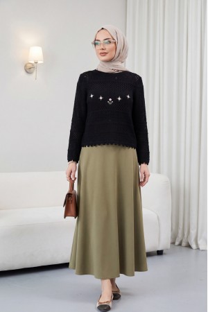 Çiçek Nakışlı Ajurlu Desenli Triko Kazak -Siyah