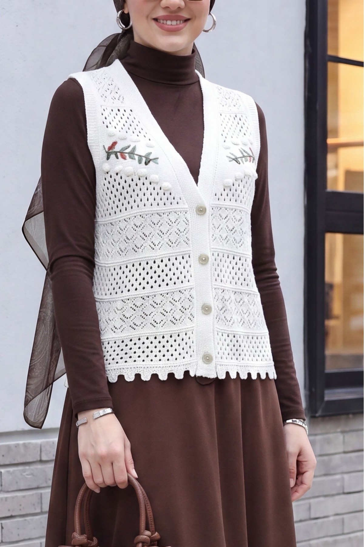 Leaf Embroidered Openwork Pom-Pom Knitted Vest -Ecru