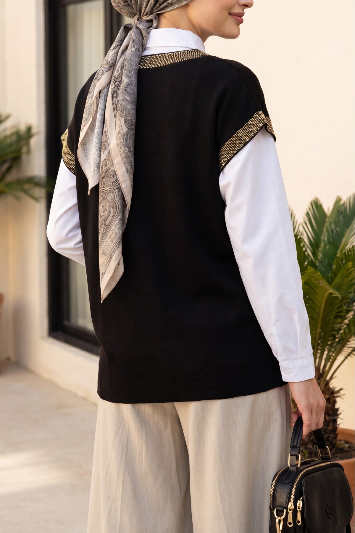 V-Neck Short Sleeve Knitted Tunic with Glittery Sleeves and Collar -Black