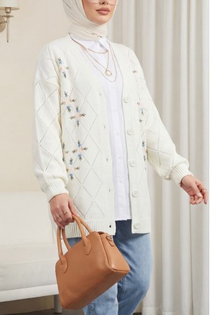 Ajurlu Çiçek Nakışlı Düğmeli Triko Hırka -Ekru