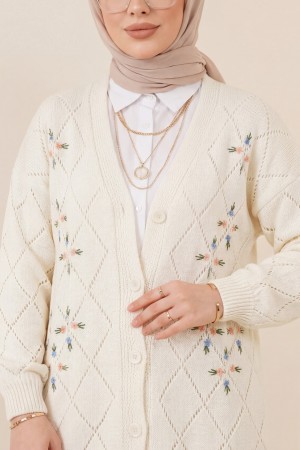 كارديجان تريكو بأزرار مخرمة ومطرزة بالزهور -أبيض سكري