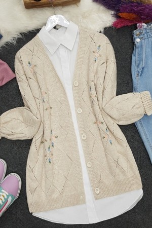 Ajurlu Çiçek Nakışlı Düğmeli Triko Hırka  -Taş