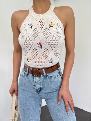 Ajurlu Nakışlı Sıfır Kol Triko Crop -Krem