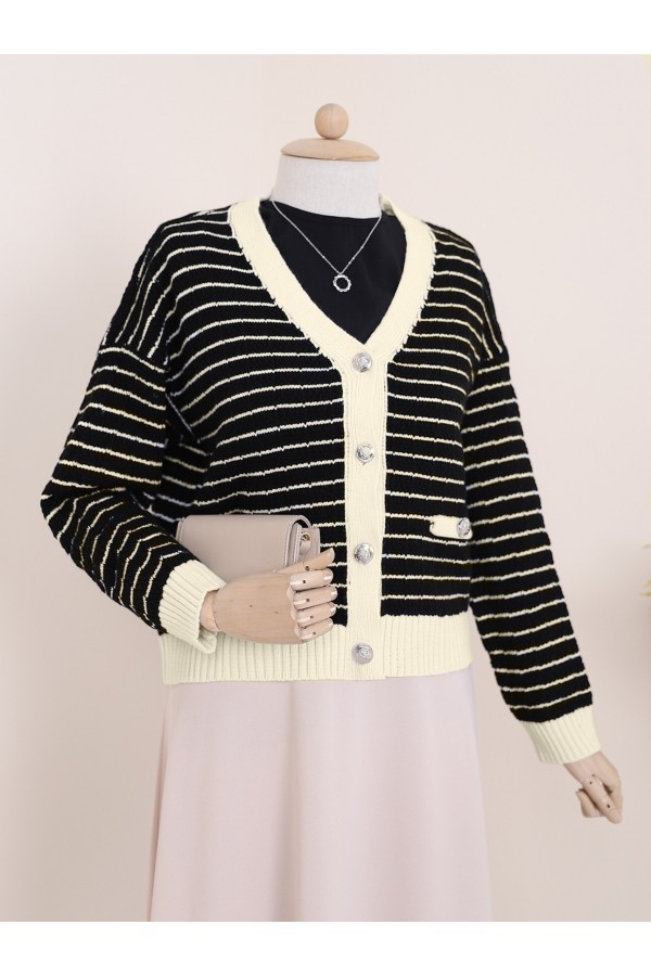 Buttoned Pocket Detailed Slim Lined Knitwear Cardigan -Cream color